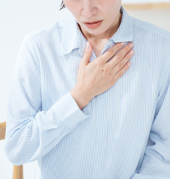 動悸がする女性